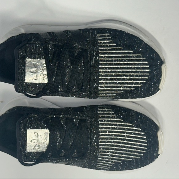 Adidas Black and Silver Sneakers pre owned excellent conditions size 7.5 - Picture 4 of 6